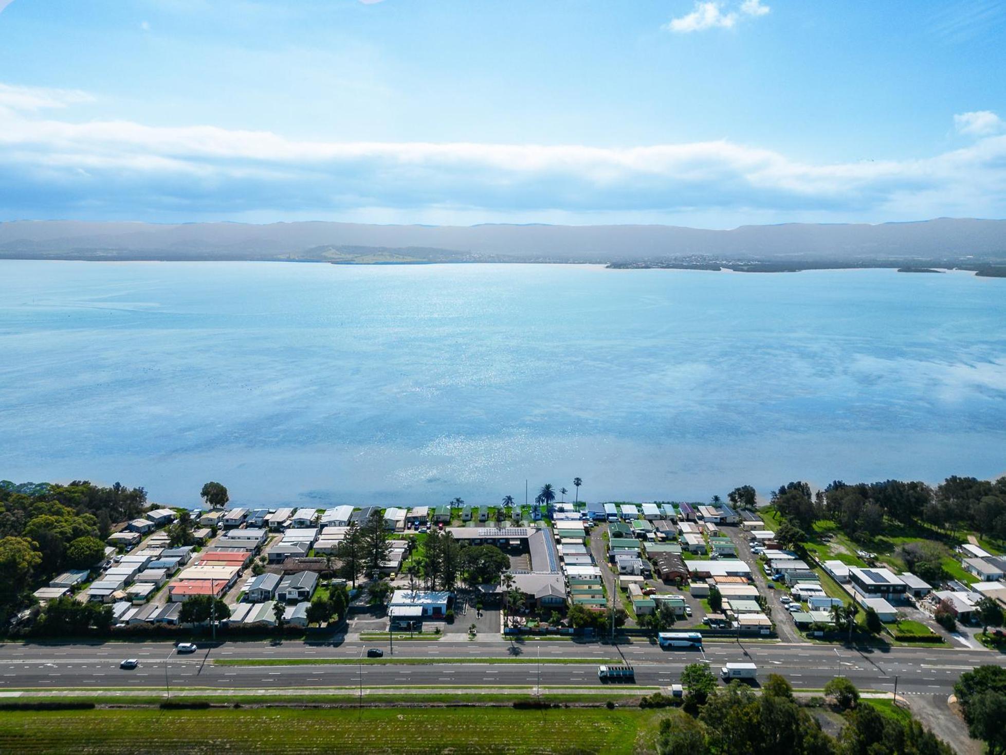פרימבי Lakeside Inn Wollongong מראה חיצוני תמונה