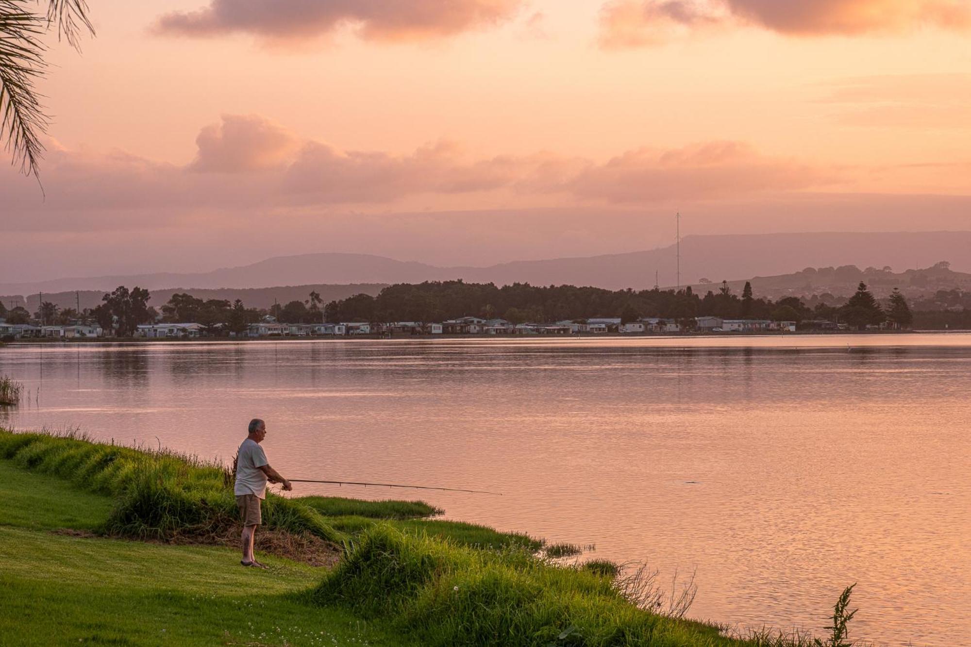 פרימבי Lakeside Inn Wollongong מראה חיצוני תמונה
