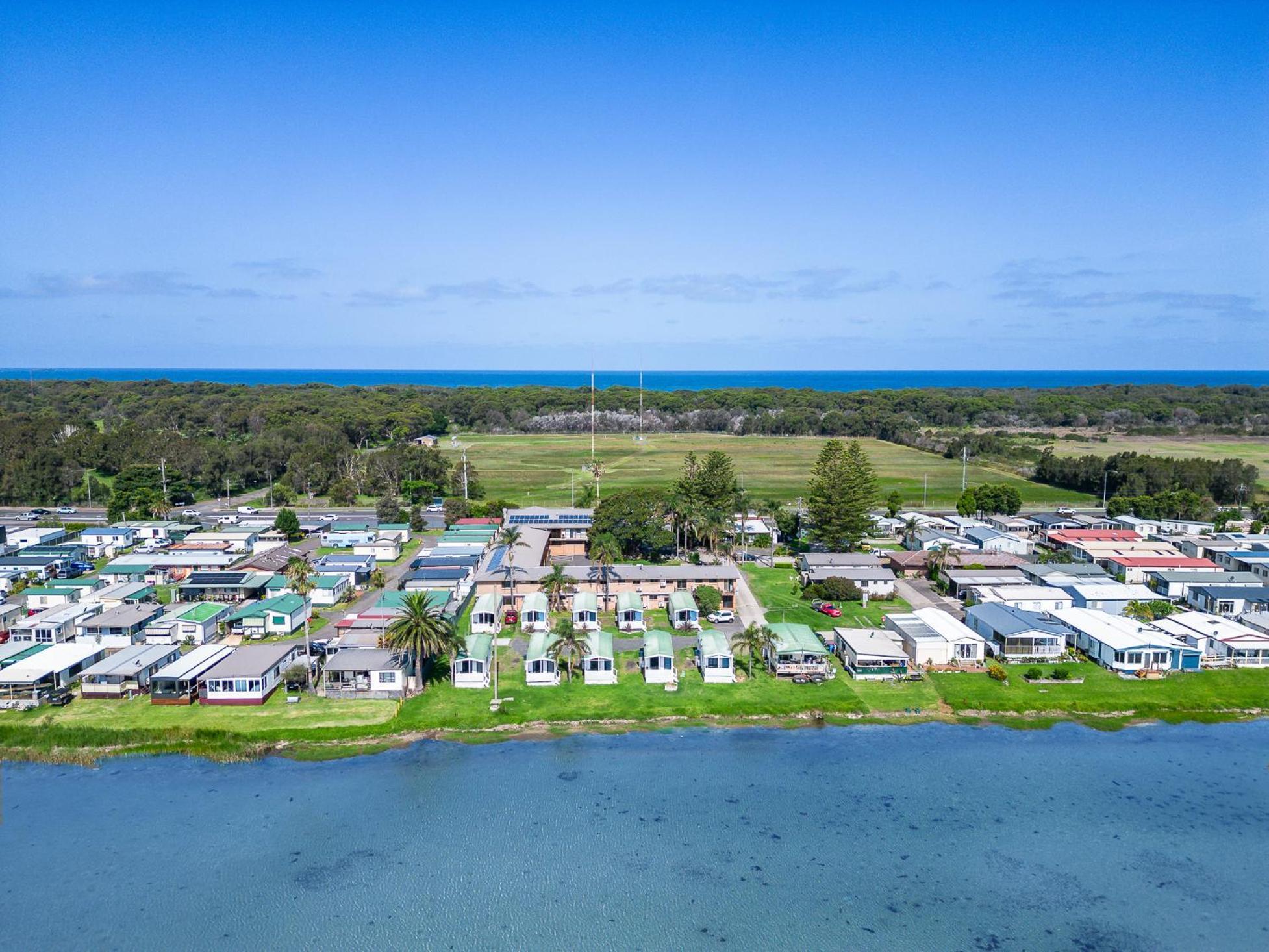 פרימבי Lakeside Inn Wollongong מראה חיצוני תמונה