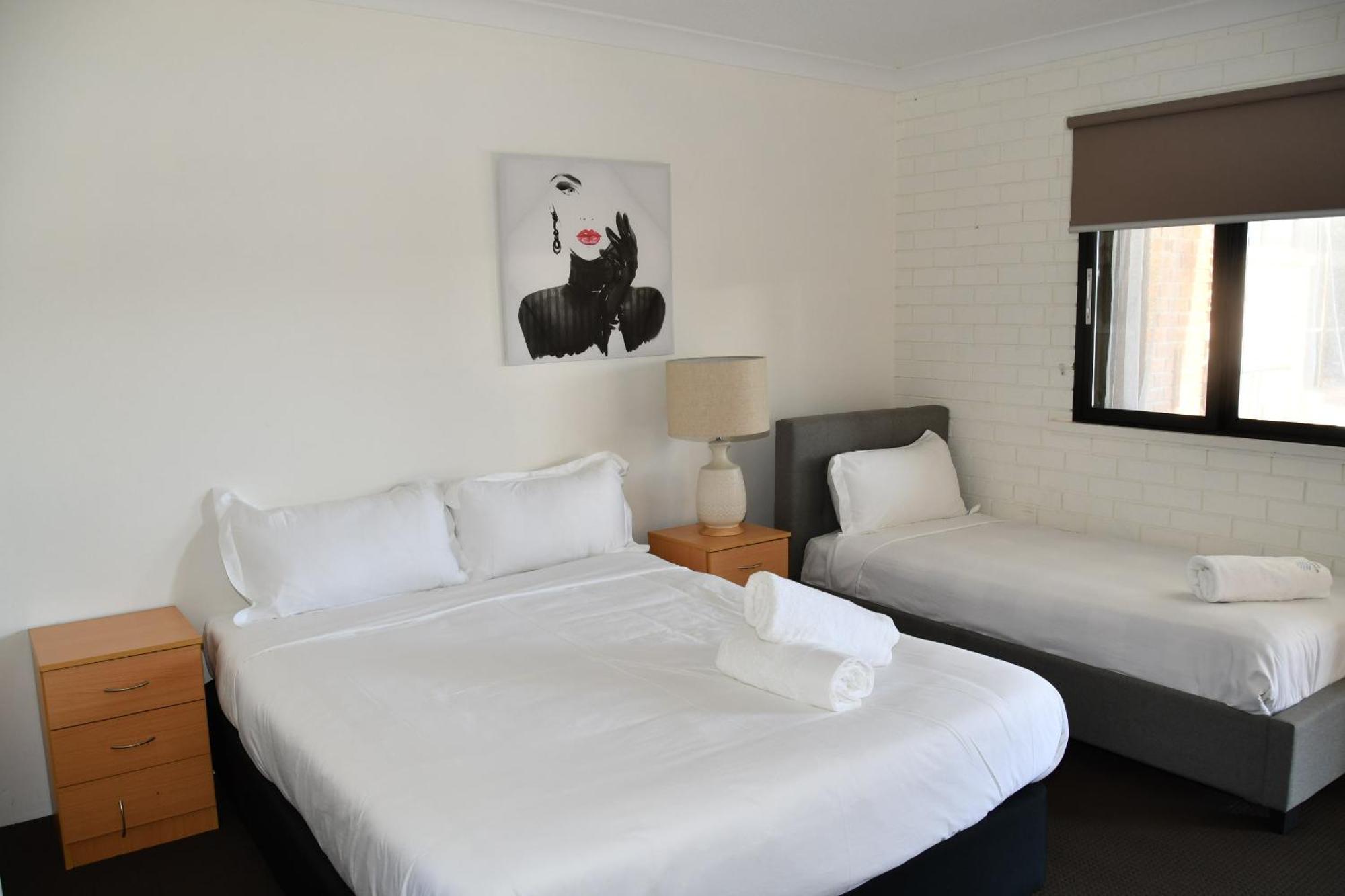 פרימבי Lakeside Inn Wollongong מראה חיצוני תמונה